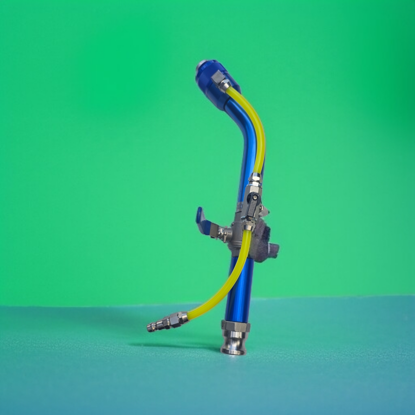 Angled longer lance for pro spray